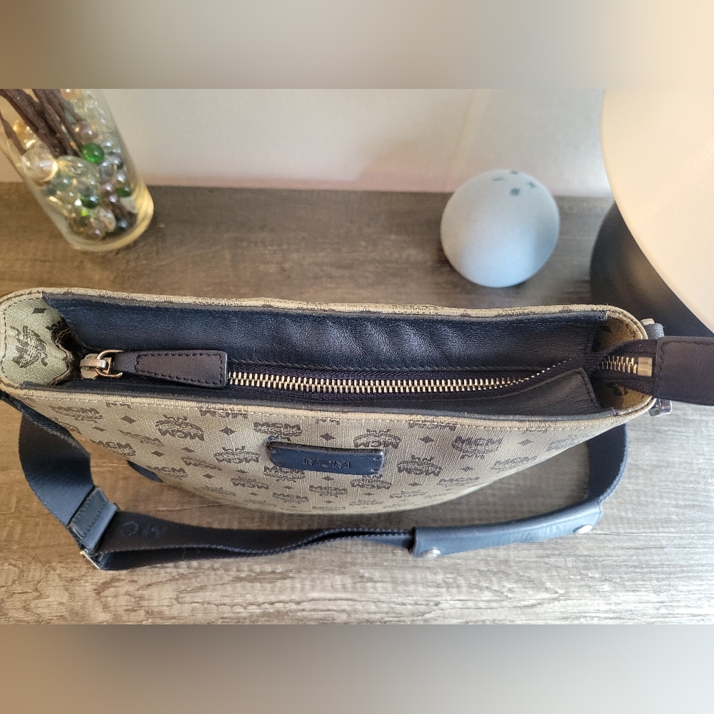 MCM visetos messenger bag - Picture 2 of 10
